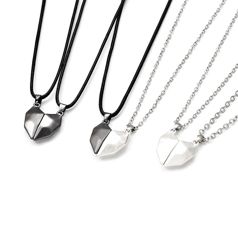 2Pcs Magnetic Split Heart Matching Bestie Necklaces 🤍🖤