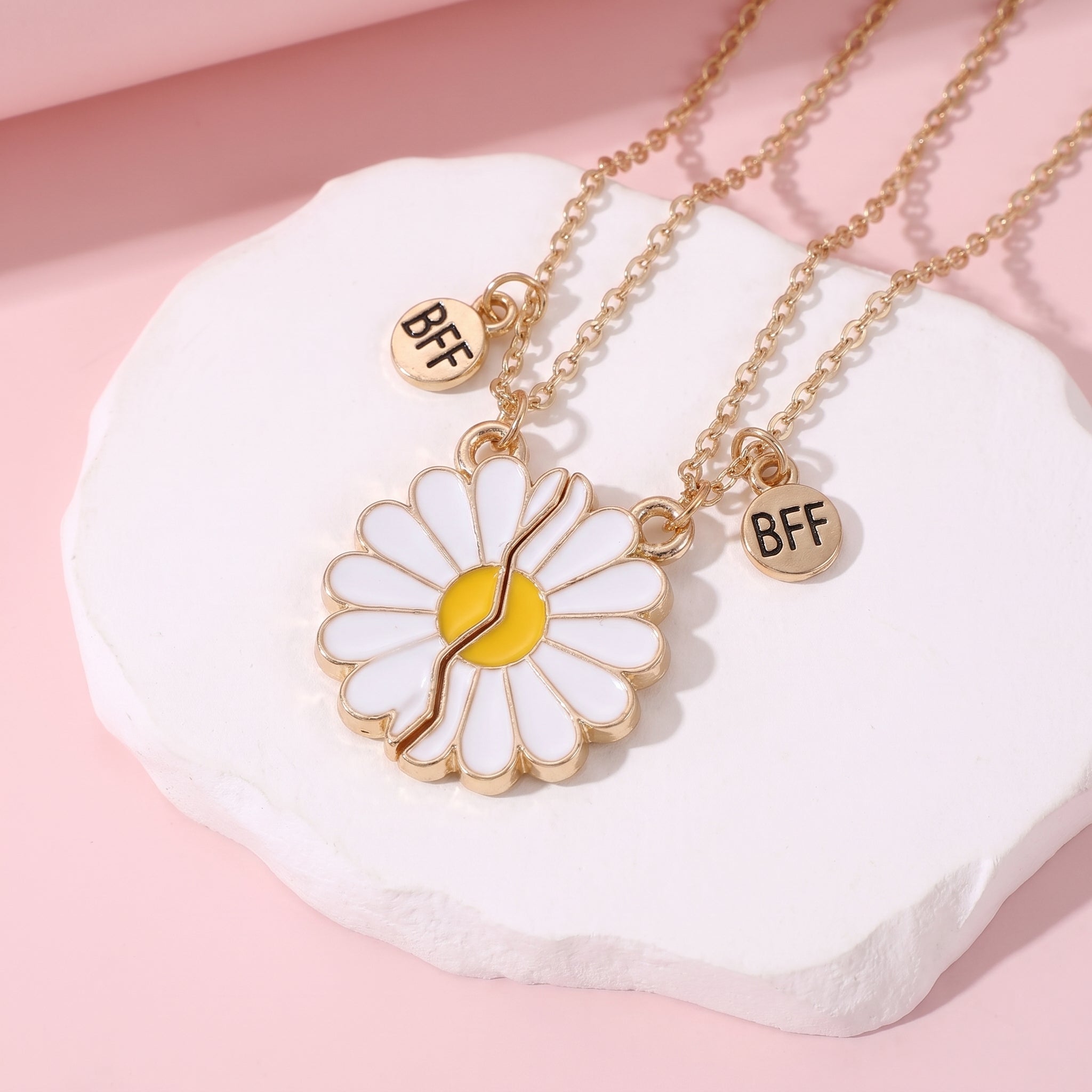 Two Bestie Daisy BFF Best Friend Necklaces🌼💛