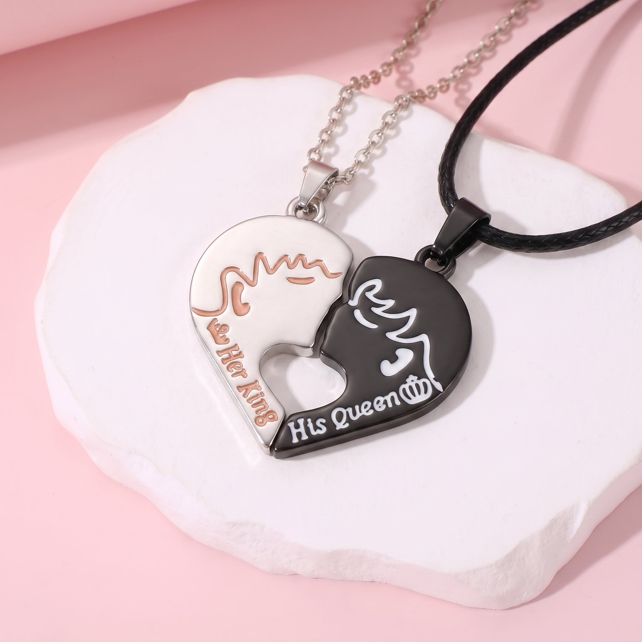 2‑Piece Her King His Queen Split Heart Couple Necklaces👑💞